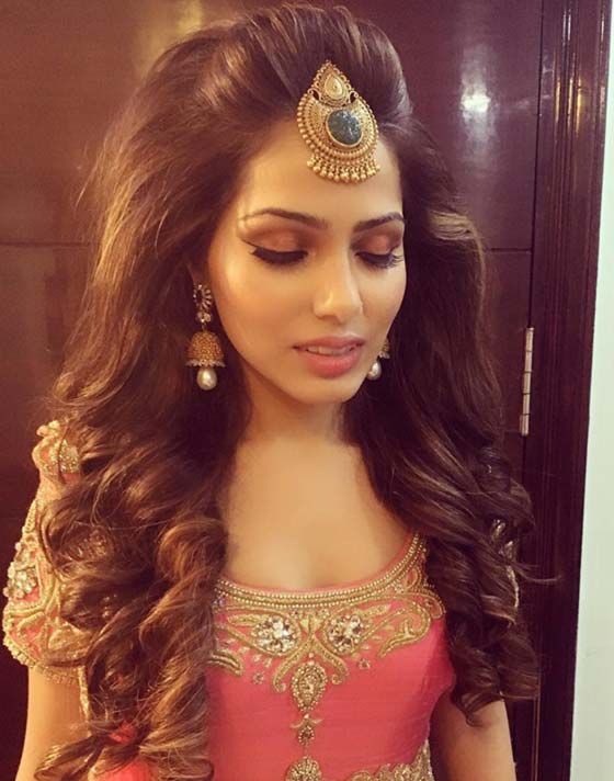 8 Amazing Mehndi Hairstyles for Pakistani  Indian Brides  Style N Stylu