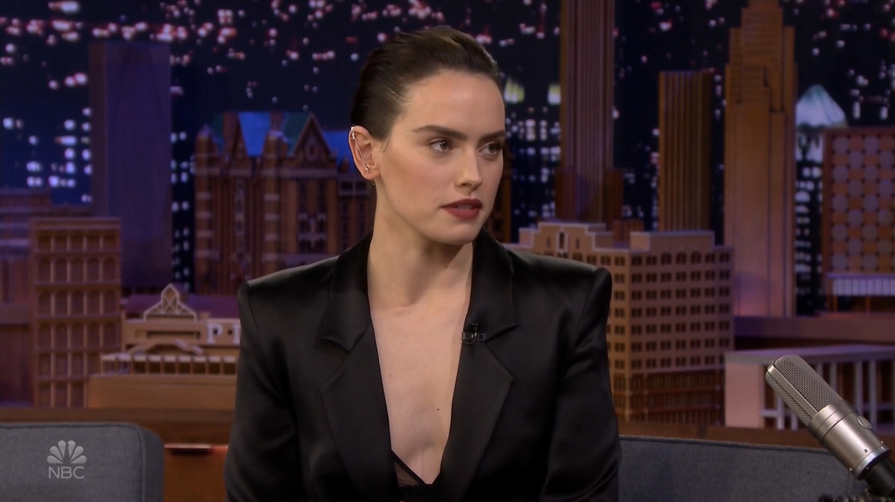 TVDeSab: Daisy Ridley - The Tonight Show 11/25/2019