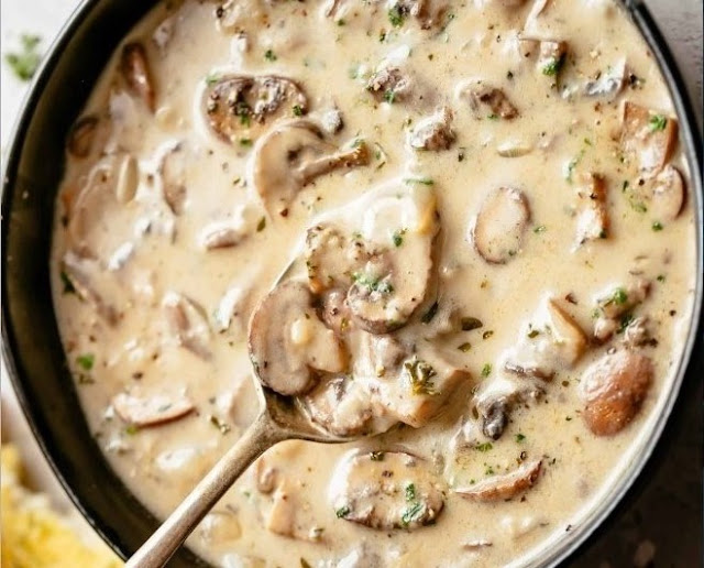 Creamy Garlic Mushroom Soup #vegetarian #soup