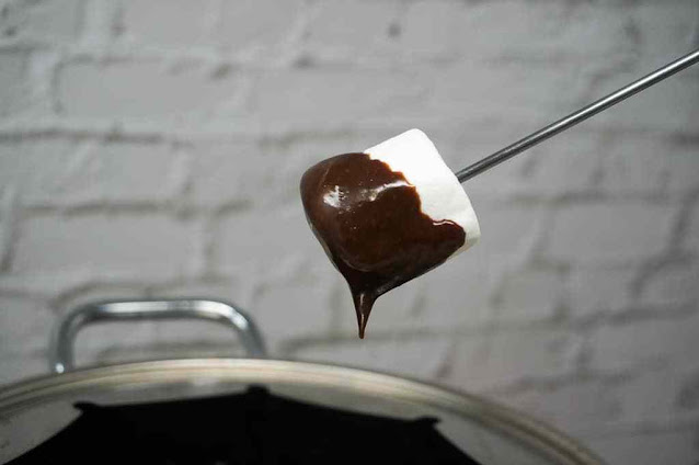 Chocolate Marshmallow Fondue