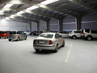 A Szabad Parkoló nevet viselő parkolónk közel 500 gépkocsi parkolására alkalmas a Liszt Ferenc nemzetközi repülőtér közelében