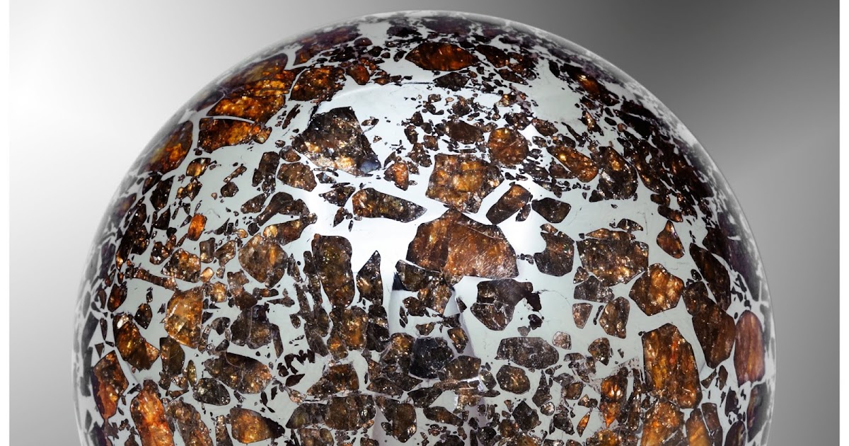 Метеорит палласит. Железный метеорит бусина. Метеорит шар. Метеорит уилламетт. Металлический шар.