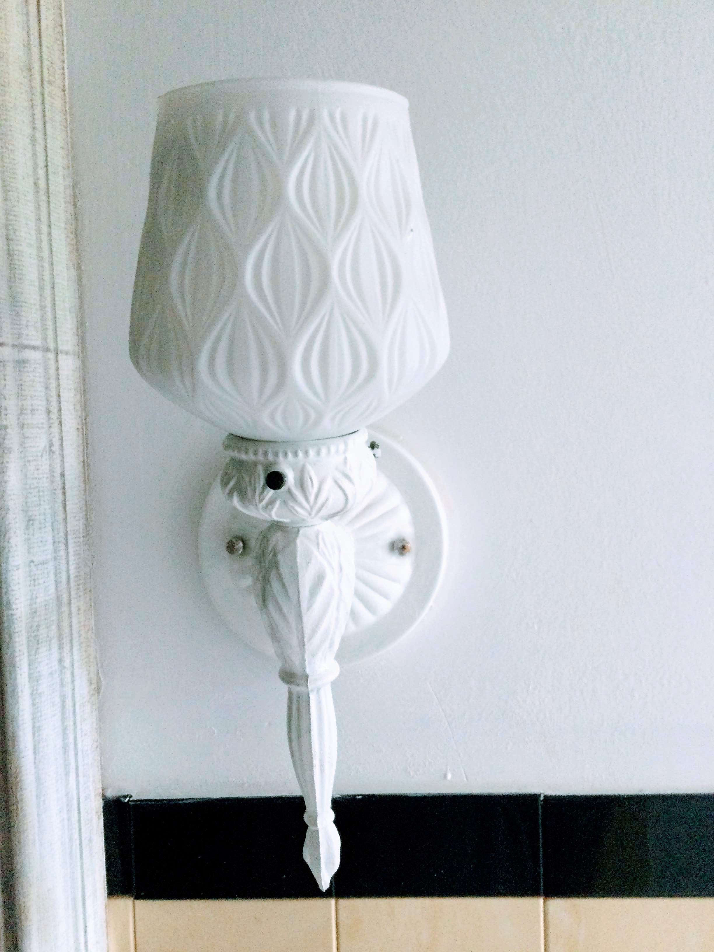 How to paint a light fixture without taking it down Vintage Style Gal