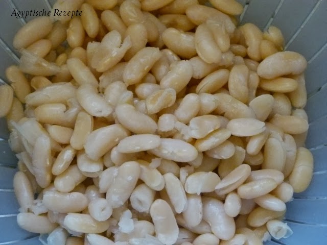 Weiße Bohnen mit Rindfleisch in Tomatensoße - Fossolia Beda bil Lahma ... Weiße Bohnen mit Rindfleisch in Tomatensoße - Fossolia Beda bil Lahma ...