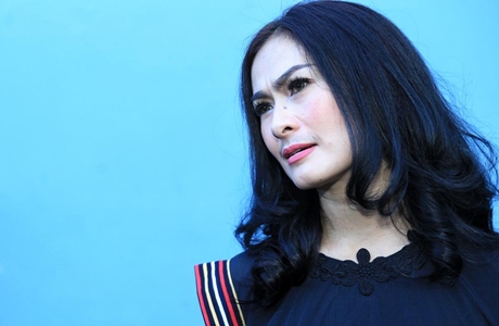 Iis Dahlia Ungkap Rahasia Tetap Eksis di Panggung Hiburan Musik Dangdut Iis Dahlia Ungkap Rahasia Tetap Eksis di Panggung Hiburan Musik Dangdut
