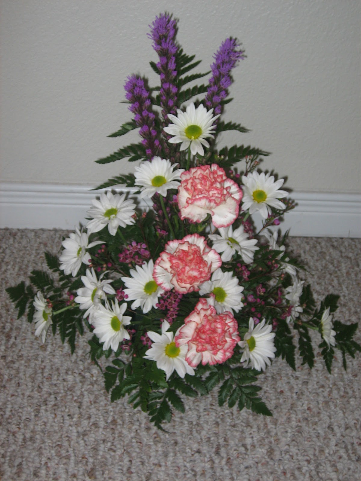 How To Make A Triangle Floral Arrangement at Rosanna er blog