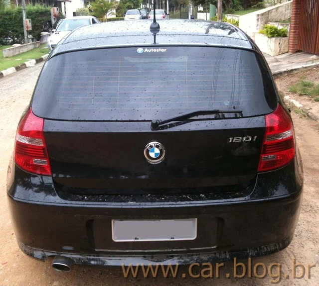 BMW 120iA 2010 - hatch traseira