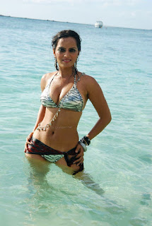 Meghna Patel aka Thaji Karaya Mind Blowing  Bikini in Tamil Movie Kadhal Express Item Song  On Beach 5