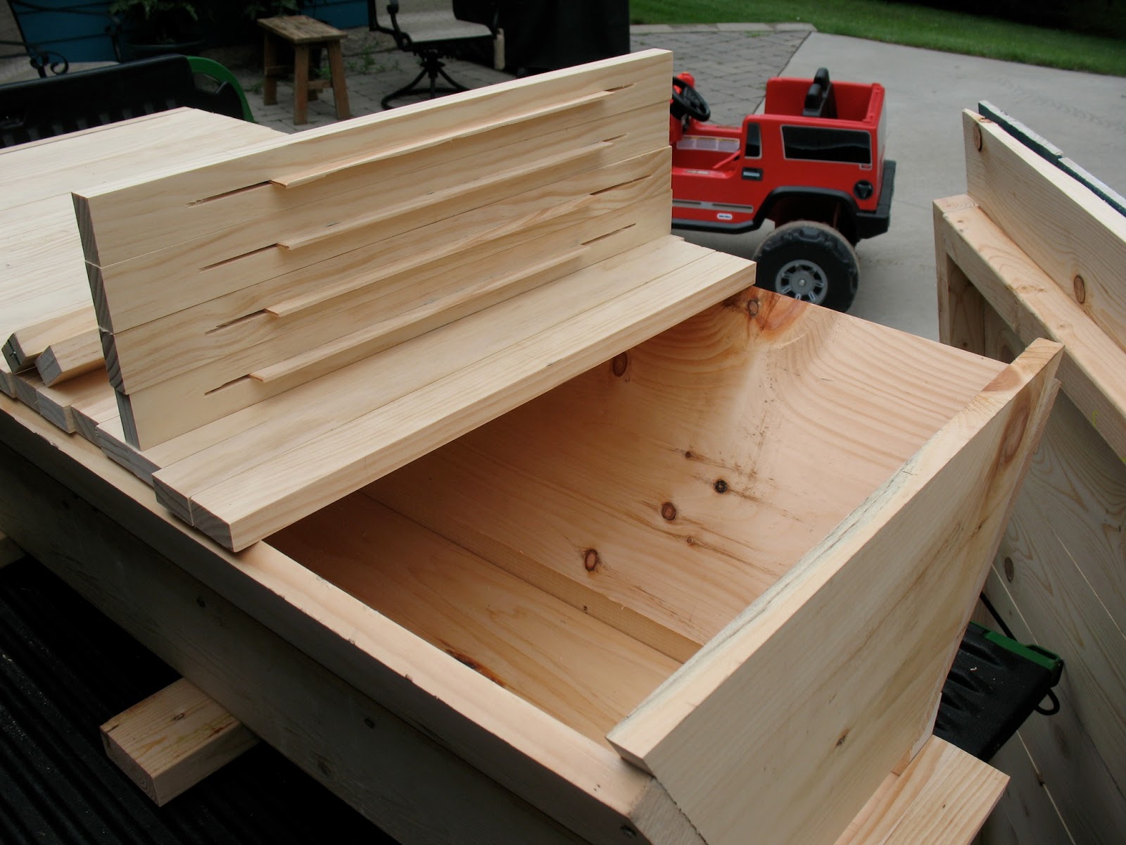 Oak Hill Apiary Kenyan topbar hive.