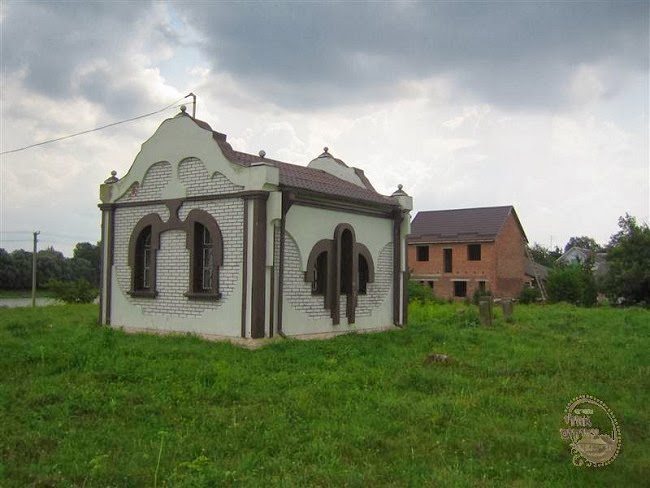 Burial place of Rebbe Zusha of Anipoli, the Magid's student, Rebbe Elimelech of Lizhensk's brother.