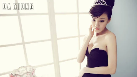 Liu Yuxin – Black skirt