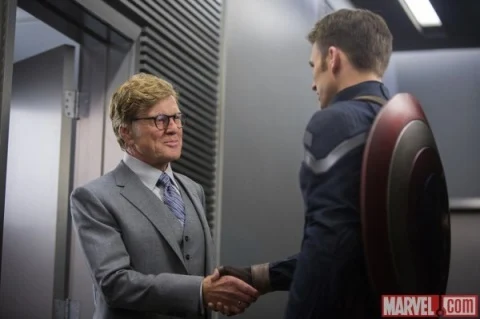 PIERCE (ROBERT REDFORD) Y ROGERS (EVANS)