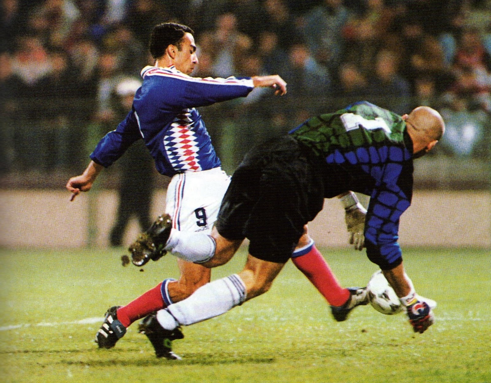 Soccer Nostalgia October 11, 1995Romania 1France 3