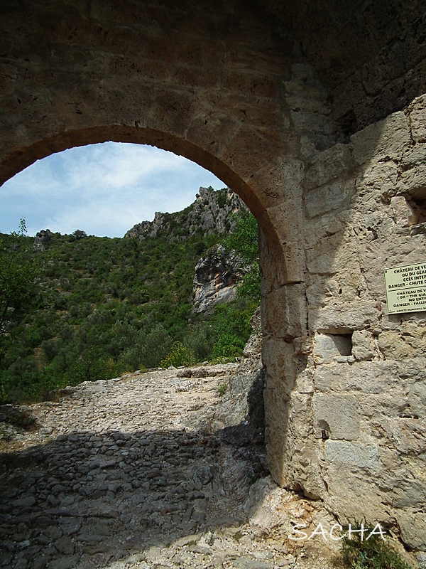 Un jour....Une photo ! Le château du Géant " St GuilhemleDésert