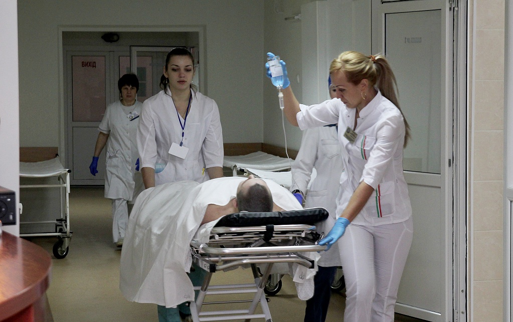 Вакансии в госпиталях москвы. Медсестра настоящая. Медицинские сестры в госпитале. Женщины врачи госпиталя в Украине.