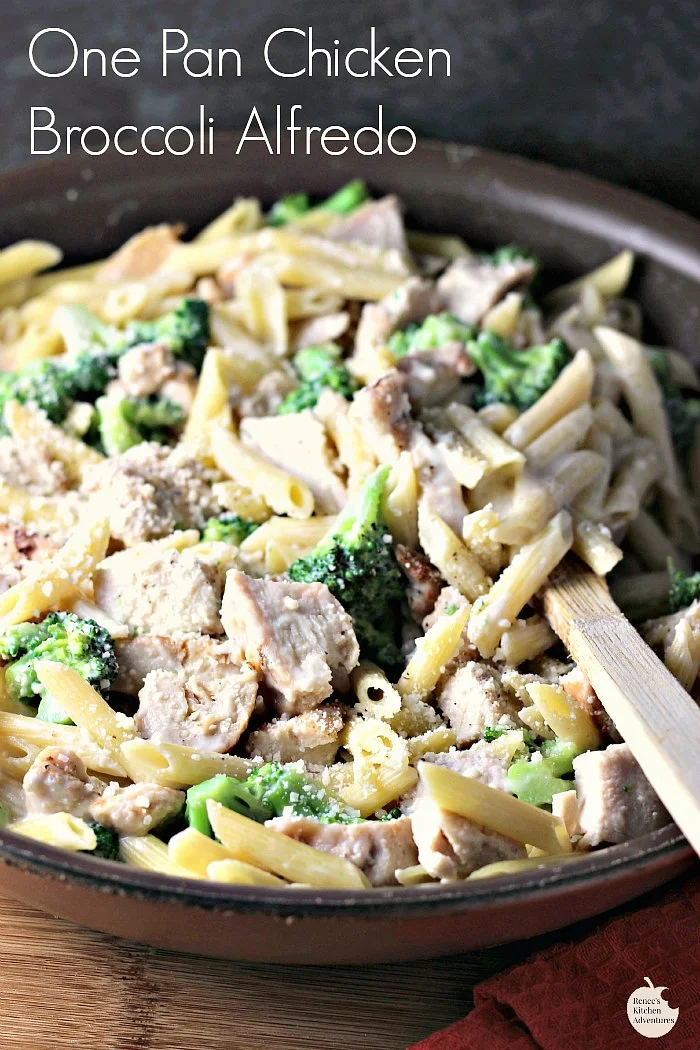 One Pan Chicken Broccoli Alfredo | by Renee's Kitchen Adventures - quick and easy healthy recipe full of chicken, pasta, and broccoli in a cheesy sauce great for a weeknight dinner done in about 10 minutes from start to finish!