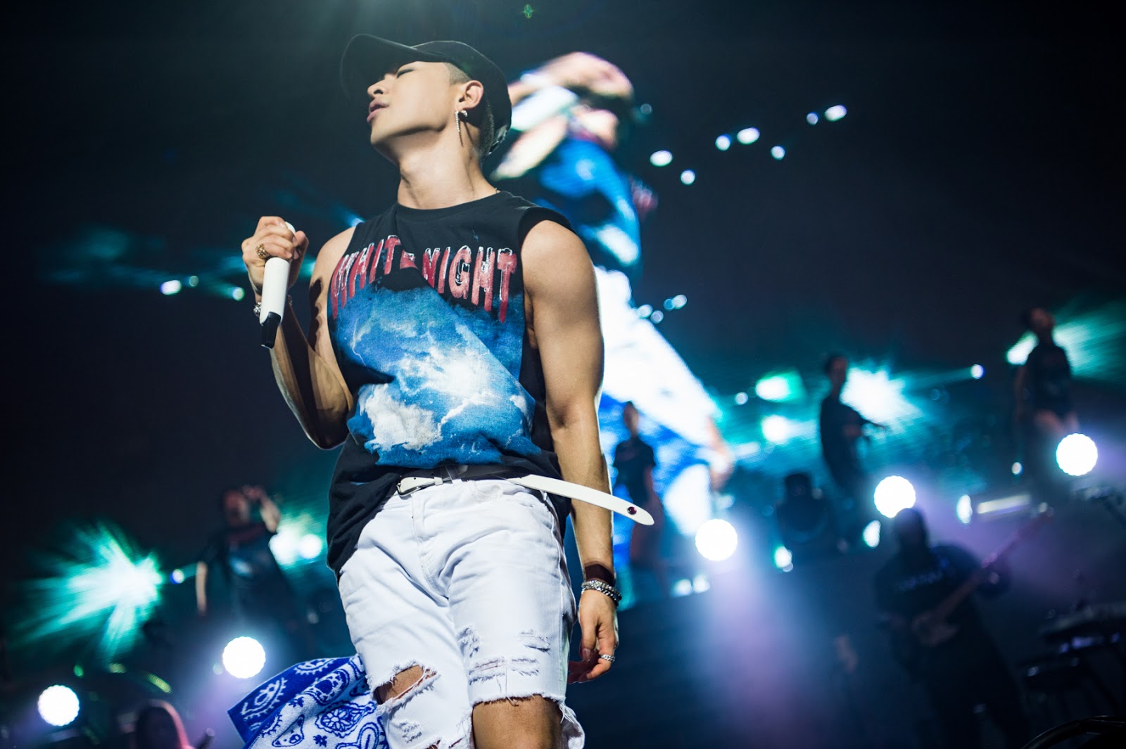 TAEYANG 2017 World Tour 'White Night' in Singapore a resounding success