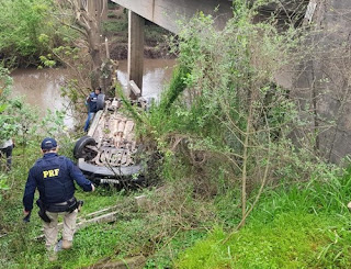 Carro cai de ponte e motorista morre após acidente na BR-392