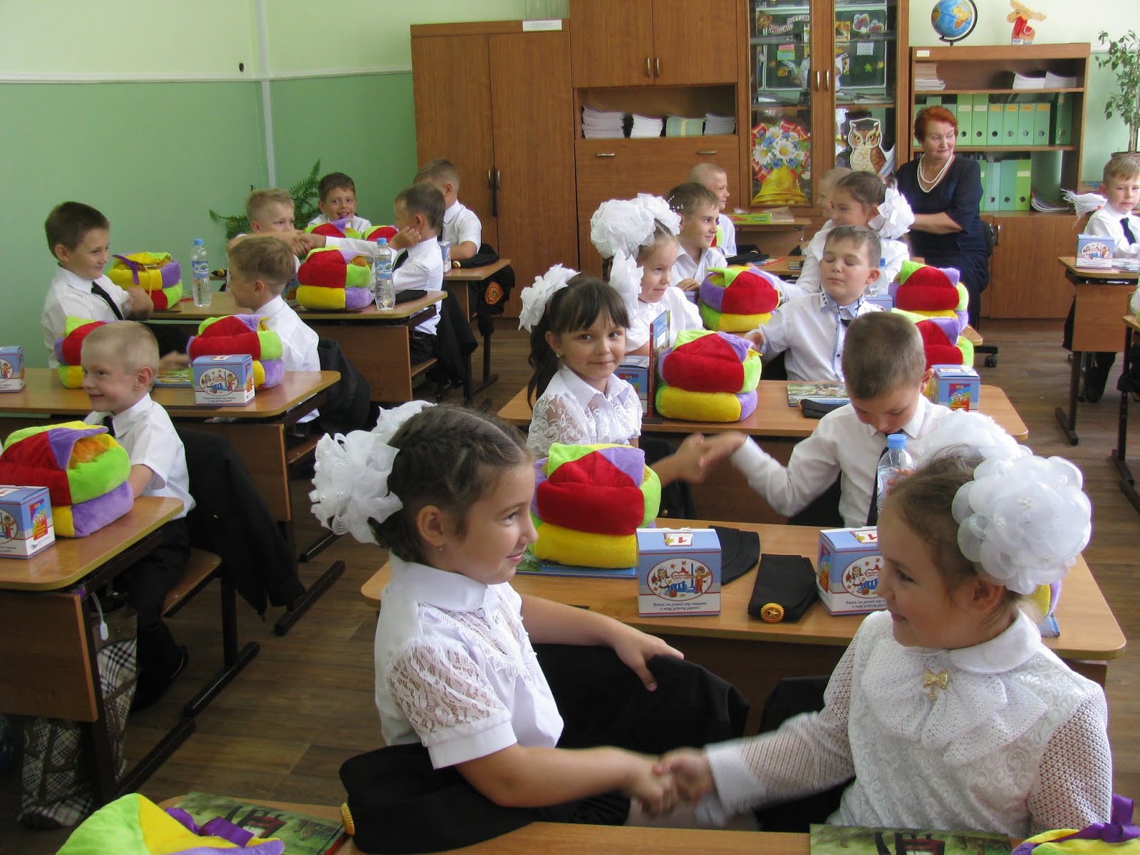 конкурсы для мальчиков на 23 февраля в классе. шуточные конкурсы новогодние. конкурсы для 6 класса смешные. девочки школа конкурс. конкусына день рождения.