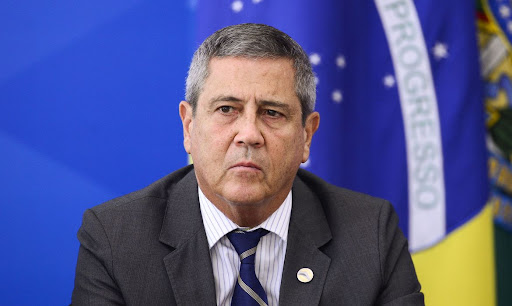 PGR abre investigação contra ministro da Defesa por suposta ameaça às eleições