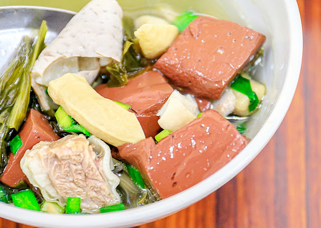 王爺魚翅肉羹,美味魚翅肉羹、炒麵、米糕、爌肉飯與大腸豬血湯,通通只要銅板價!