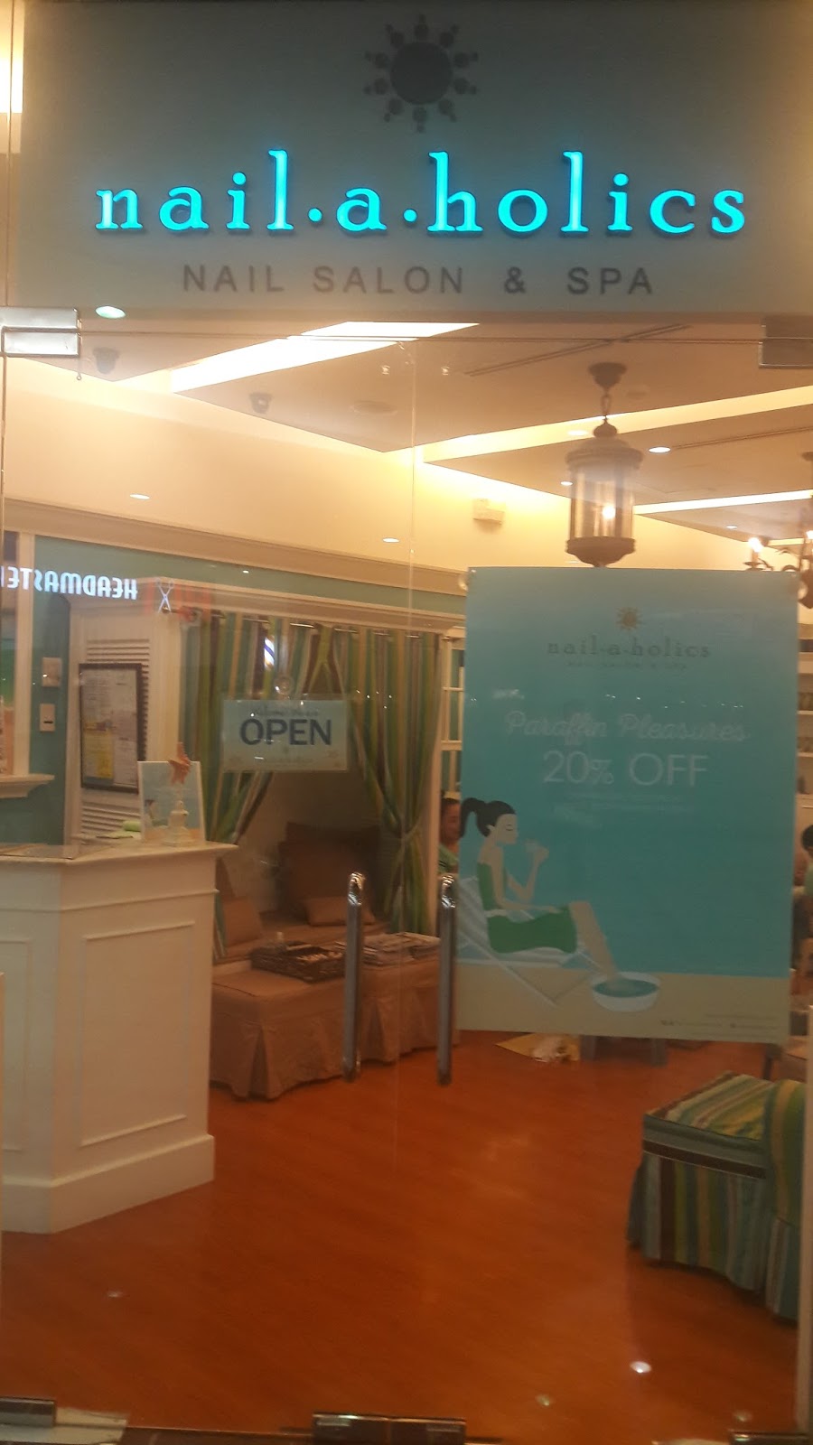 Pampering Time at Nailaholics Festival Mall!