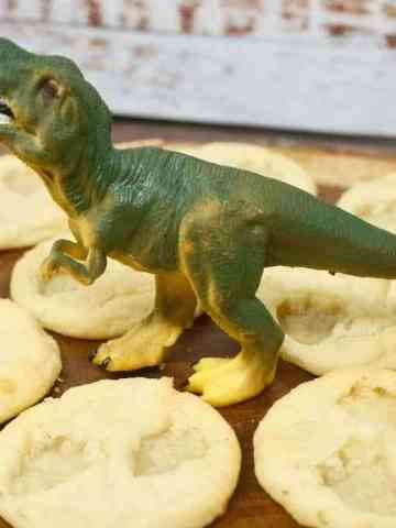 Easy Dinosaur Footprint Cookies