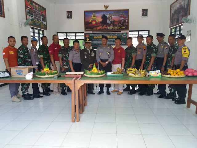 Surprise Kapolsek Wonosari Untuk Koramil 22 Wonosari