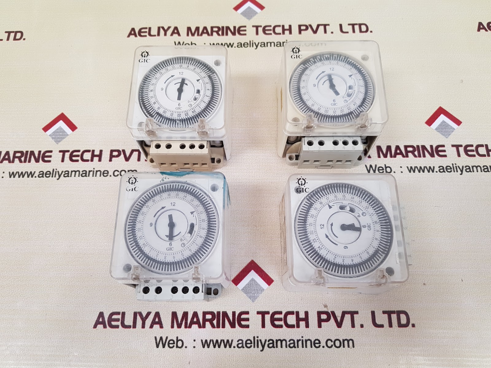 GIC QT ANALOG TIME SWITCH FM/1 QUARTZ - Aeliya Marine