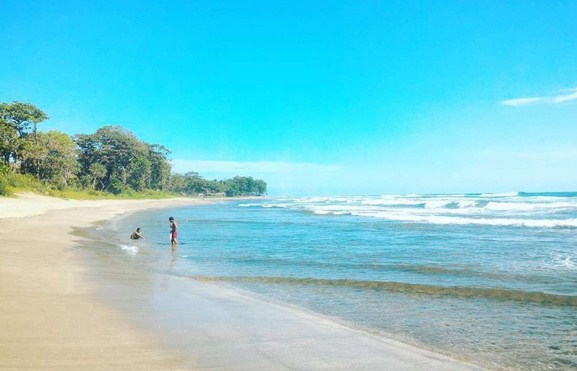 Teks Deskripsi Tentang Tempat Wisata Pantai Berbagai