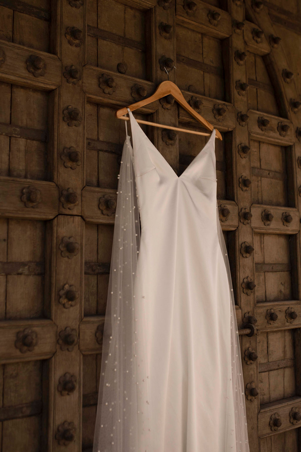 the aisle photography hunter valley weddings bridal gowns stationery floral design venue to the aisle australia | august bloom editorial