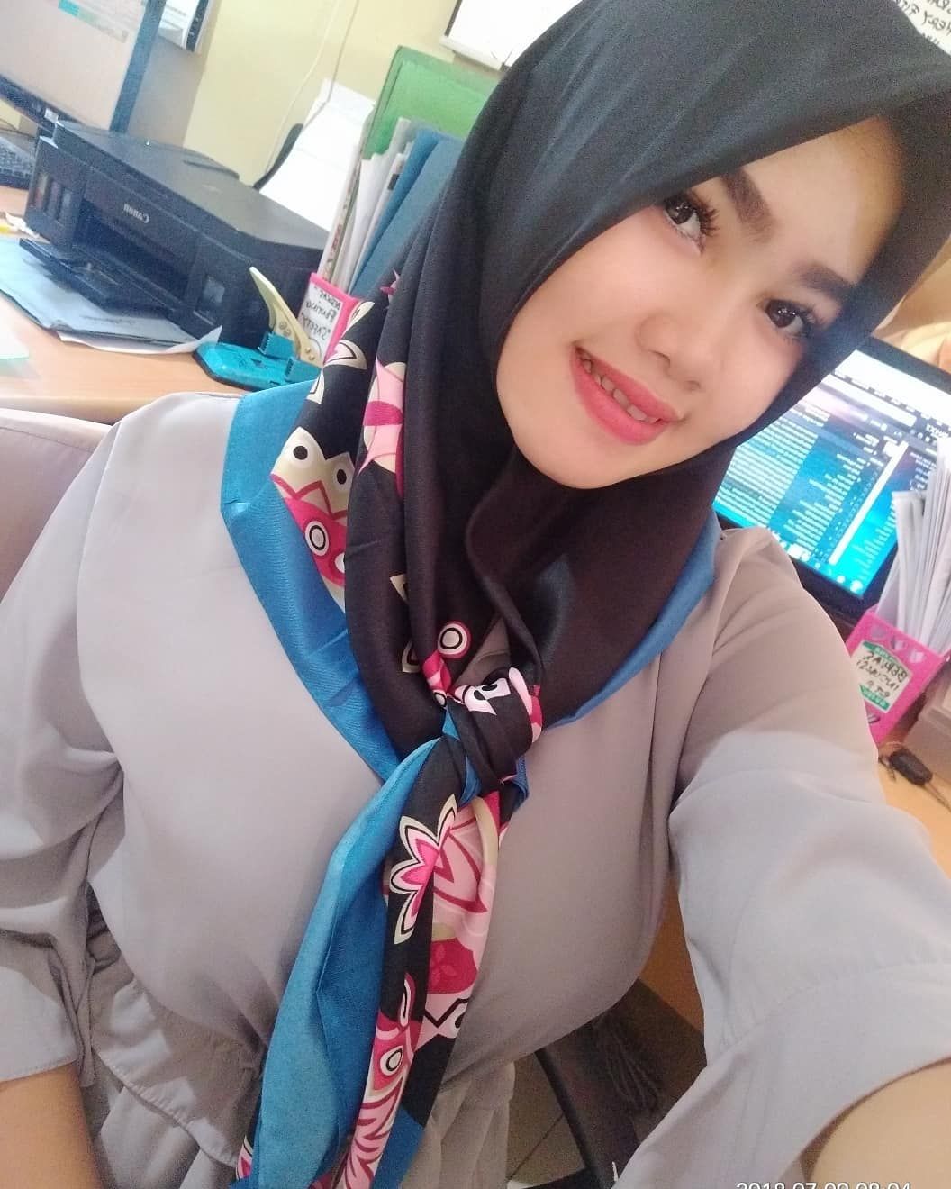 Koleksi Foto jilbab cantik yang berprofesi pegawai PNS di instagram