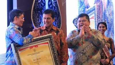 Kota Manado Terima Penghargaan SAKIP
