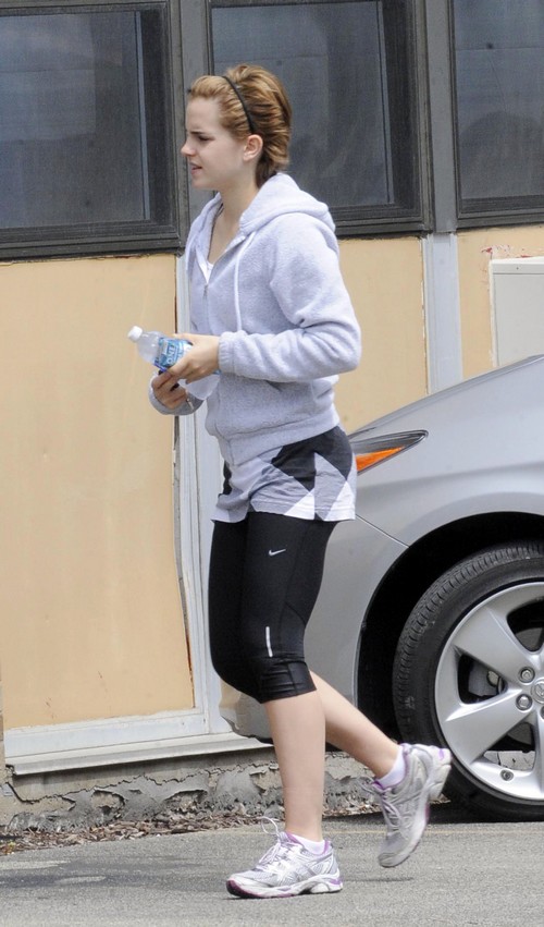 Emma Watson Updates: Emma Watson arrives at the gym in Pittsburgh [May