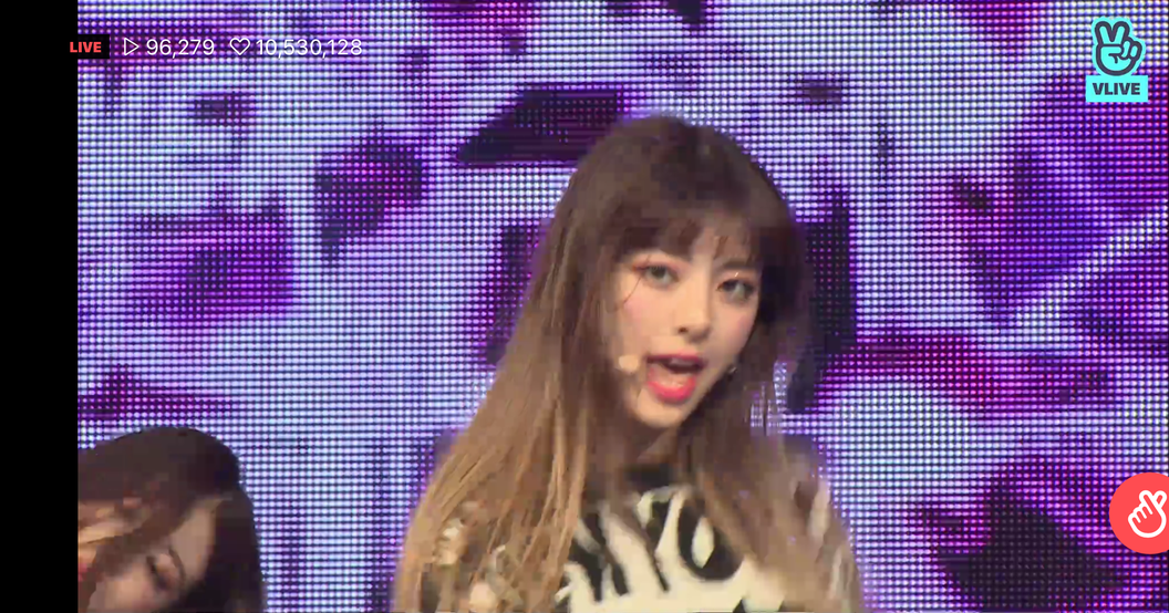 Knetz were going crazy to ITZY Yuna's new hairstyle with bangs in the