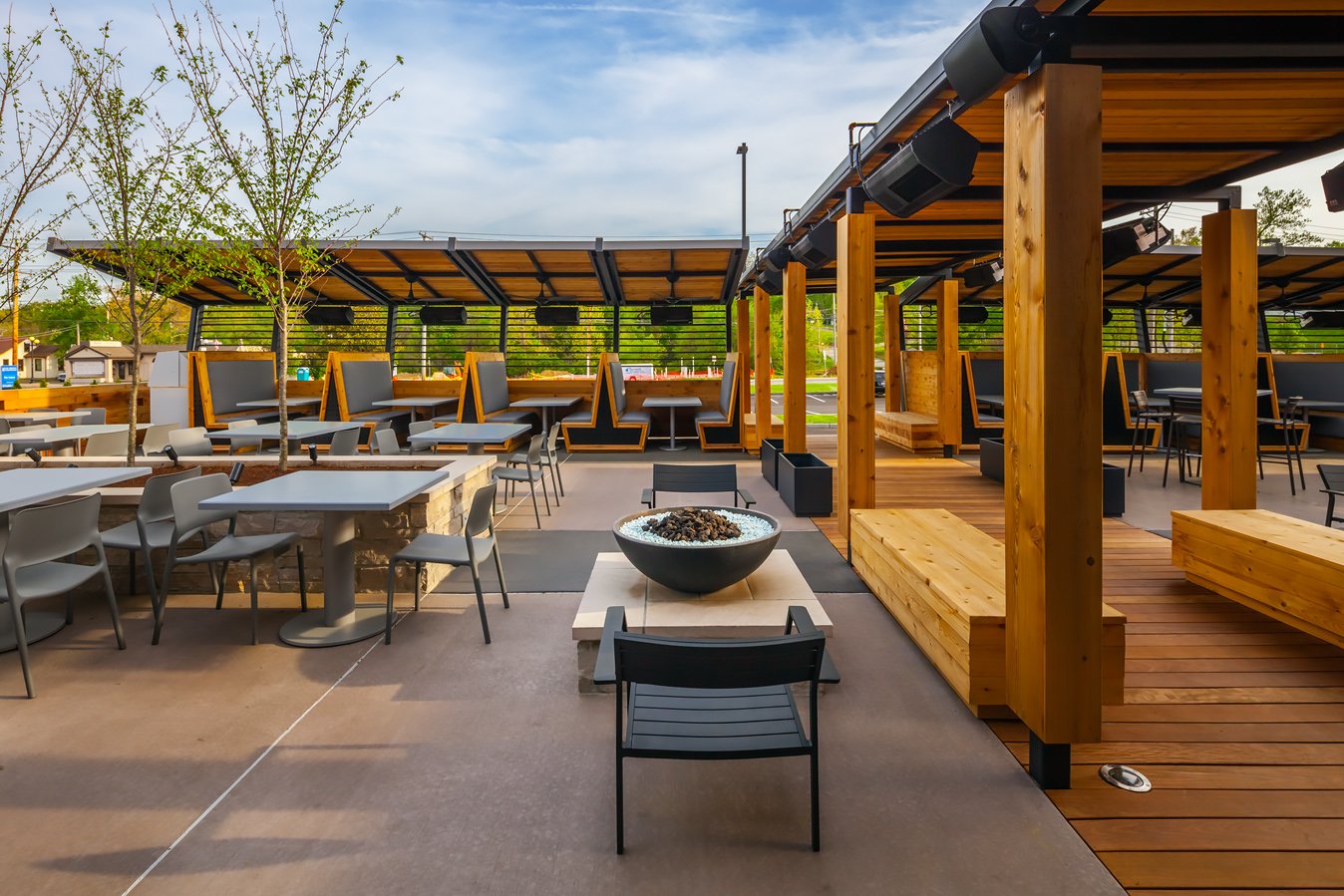 How the Design of a Restaurant Patio Affects the Overall Customer