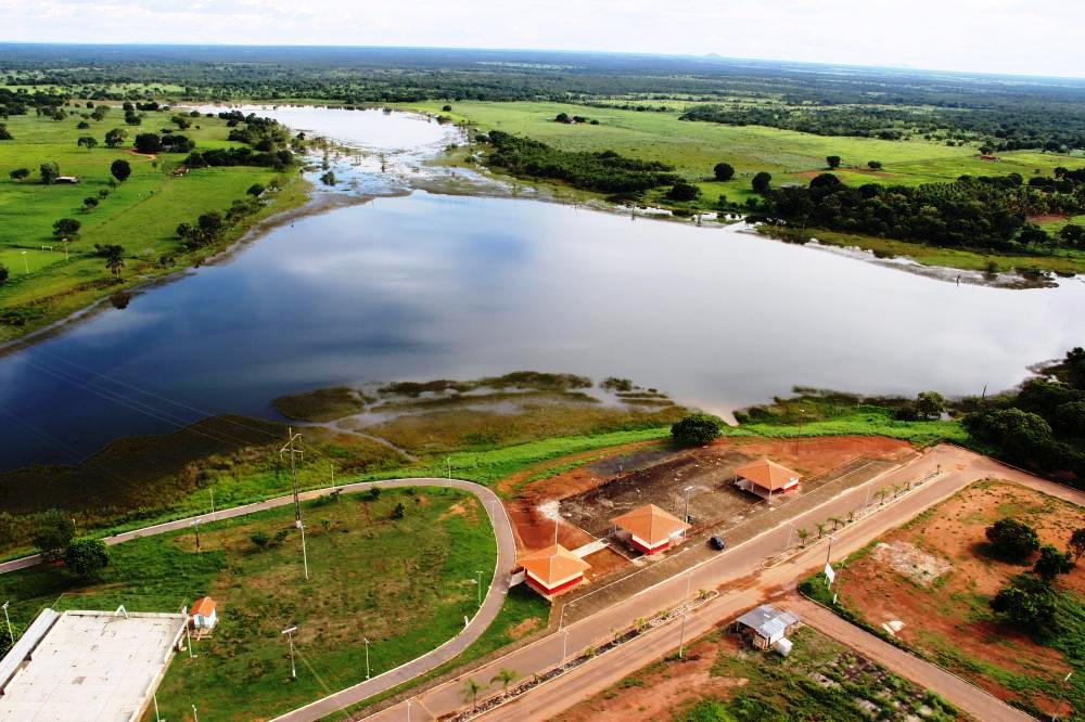 OLHANDO DA JANELA DO TREM ALVORADA / TOCANTINS / BRAZIL (0179 / 5.570