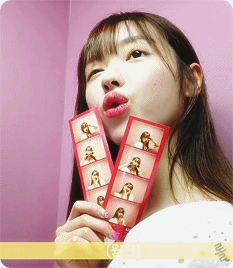 혼자 스티커 사진찍는 오마이걸 유아.gif | 인스티즈