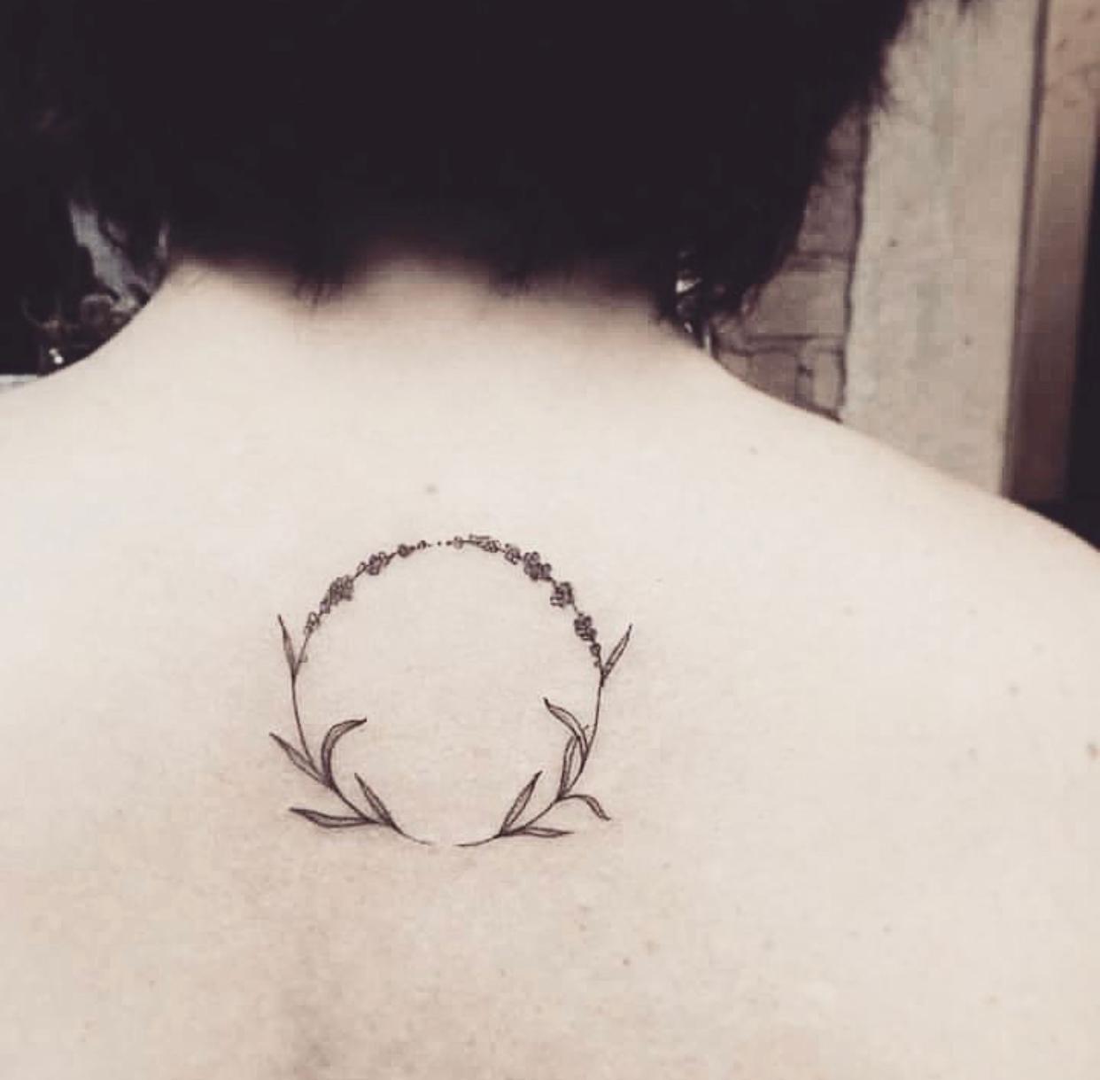Pin de Elle Kelly em 2023 gaming em 2023  Ideias de tatuagens, Desenhos  simples tatuagem, Boas ideias para tatuagem