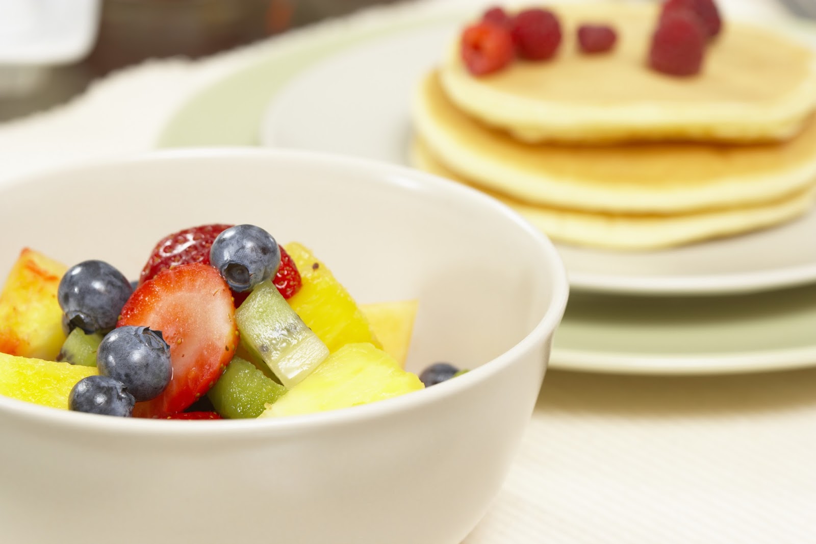 Цветные завтраки. Fruit in Bowl.