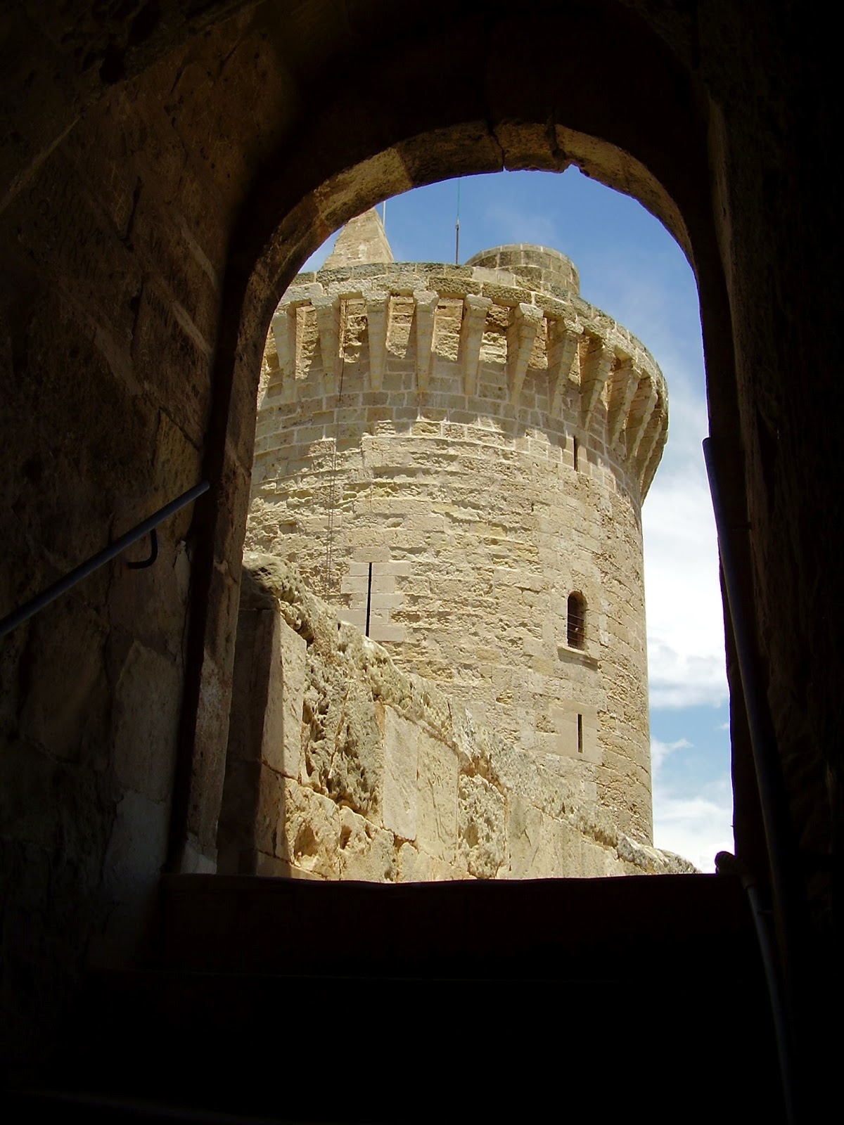 DE NORTE A SUR: El Castillo de Bellver -Mallorca