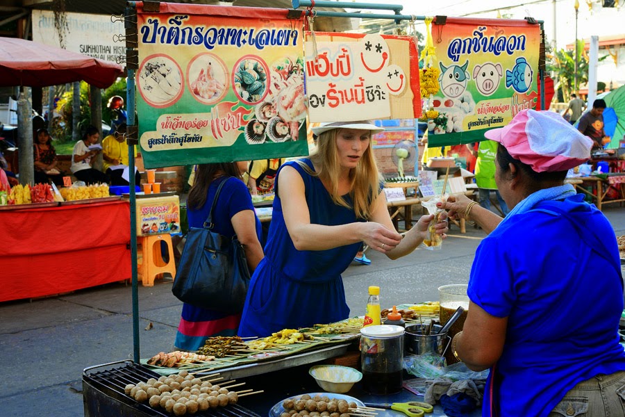 Kuchnia tajska, Garkuchnia, uliczne żarcie