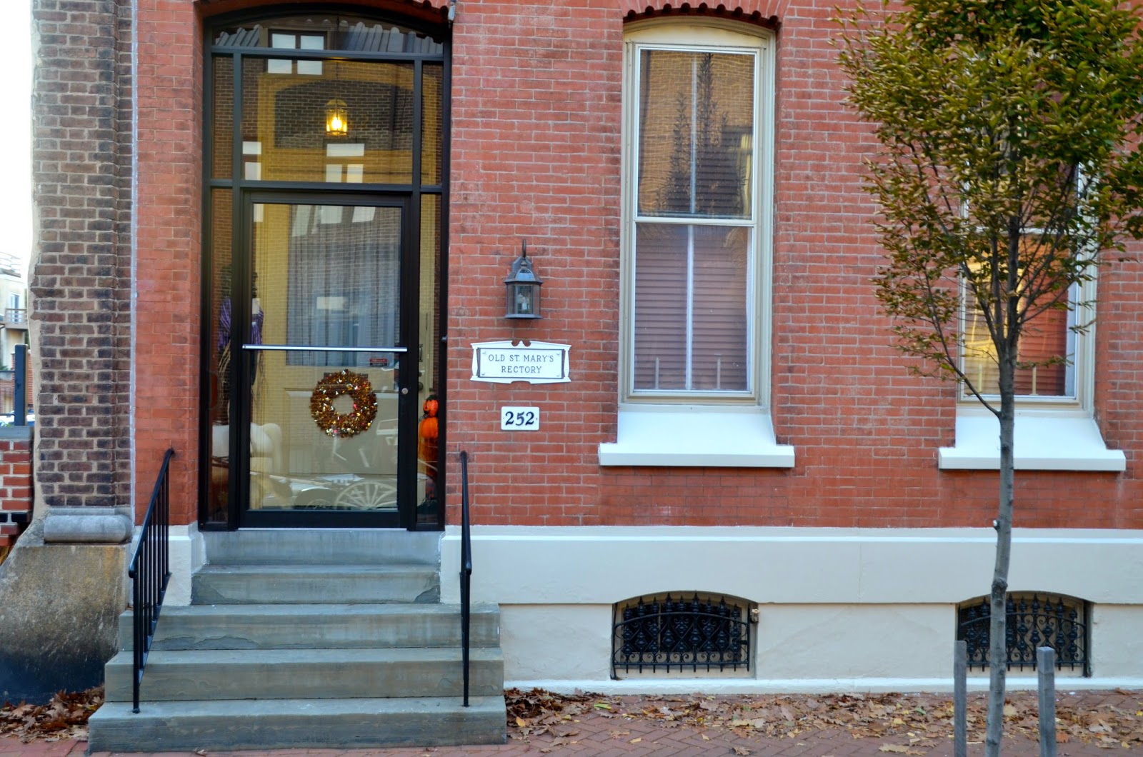 Pretty Purplexing Society Hill, Philadelphia