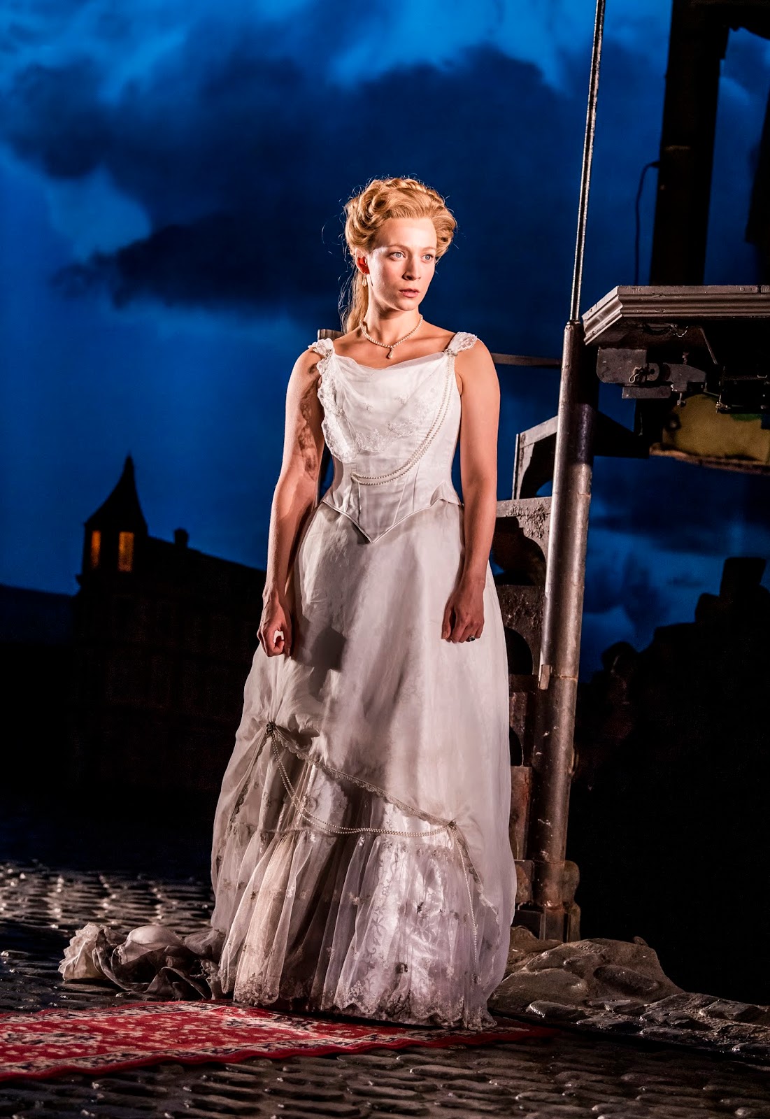 10 Reasons to Watch An Inspector Calls with Teens 10 Reasons to Watch An Inspector Calls with Teens