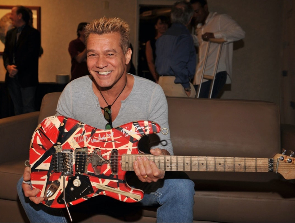 Pemain Gitar Terkenal Eddie Van Halen Meninggal Dunia
