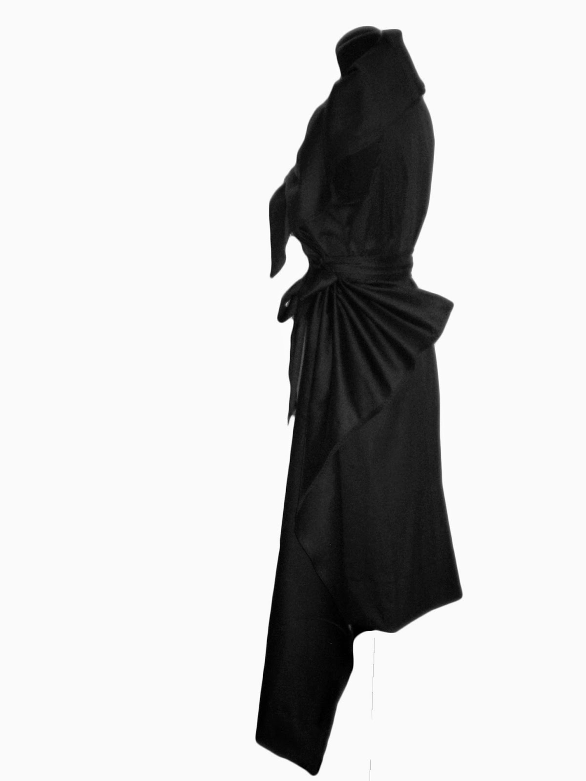 blog DD: unusual draped black dress or tunic
