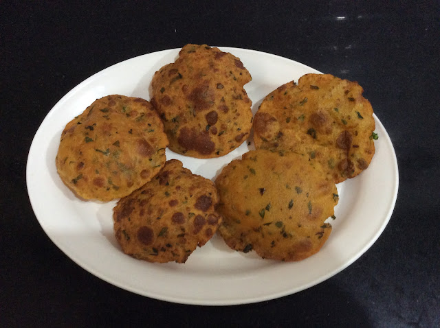 ALOO METHI POORI
