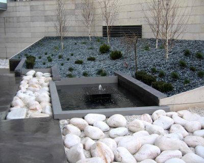 Jardinería Mundo Verde: DECORACION DE JARDINES CON PIEDRAS DECORATIVAS