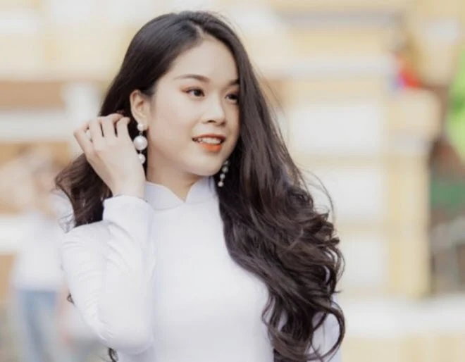 Nữ sinh TP.HCM cao 1,7 m, dự thi hoa hậu