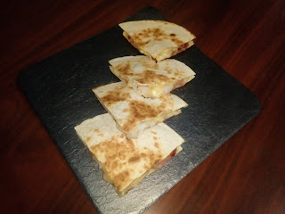 QUESADILLA DE GAMBAS CON BACON